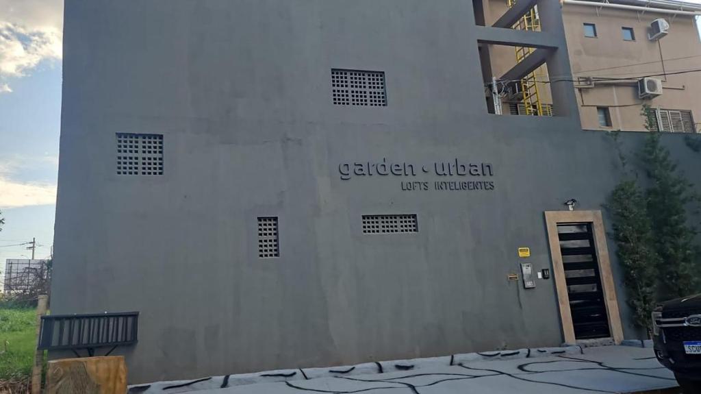 Το κτήριο όπου στεγάζεται  το διαμέρισμα