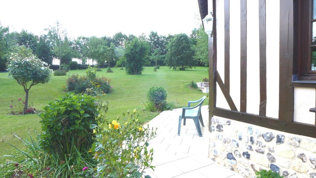 Κήπος έξω από το Domaine le Manège - Chambre l'Ecole - près d'Etretat