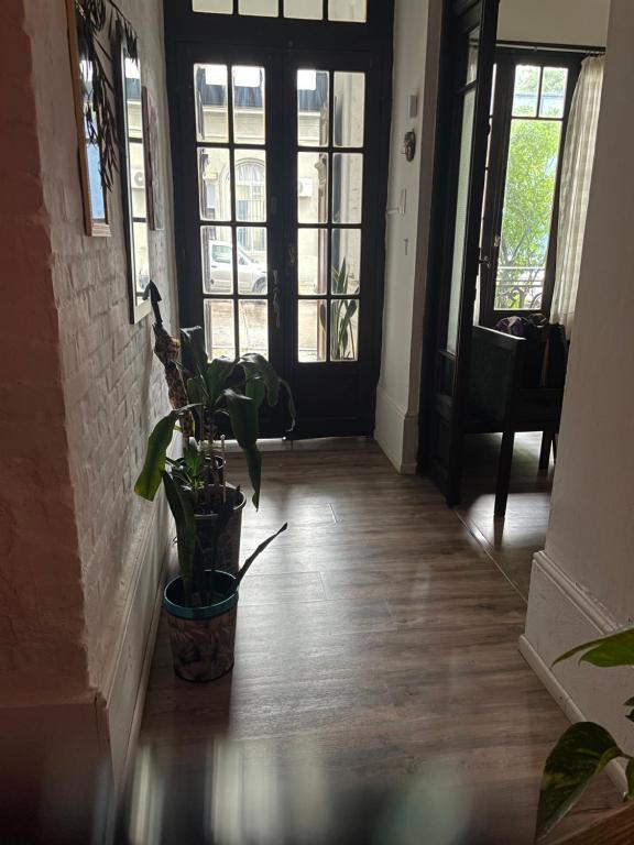 Φωτογραφία από το άλμπουμ του Bed in a room 2 blocks from Tres Cruces and PB σε San Gregorio de Polanco