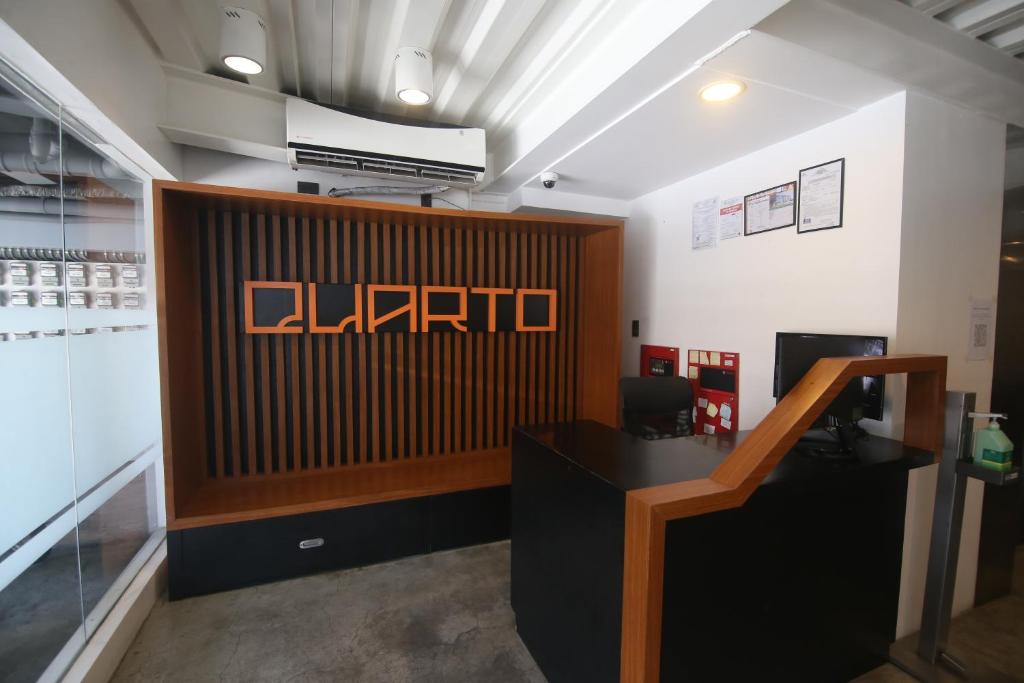 Un certificado, premio, letrero u otro documento en Quarto PH