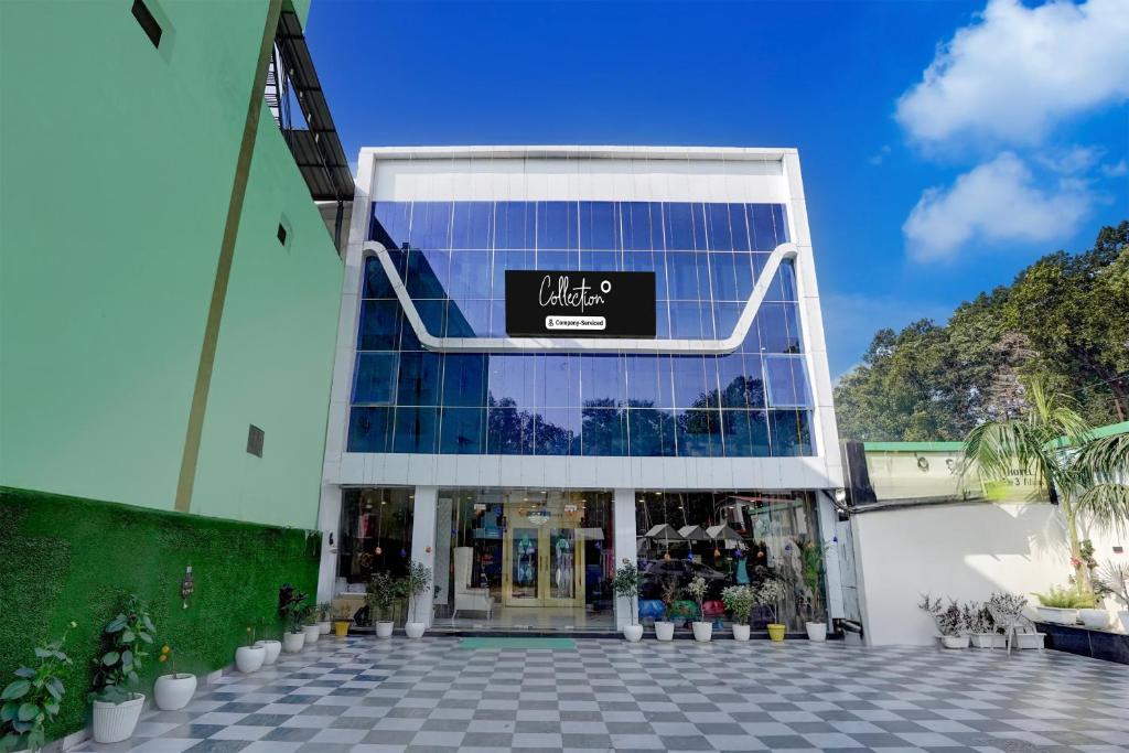 Φωτογραφία από το άλμπουμ του Collection O Uttaranchal University Premnagar σε Jhājra