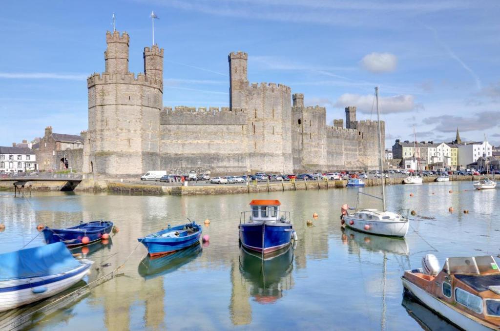 Θέα στο ποτάμι κοντά σε αυτό το διαμέρισμα