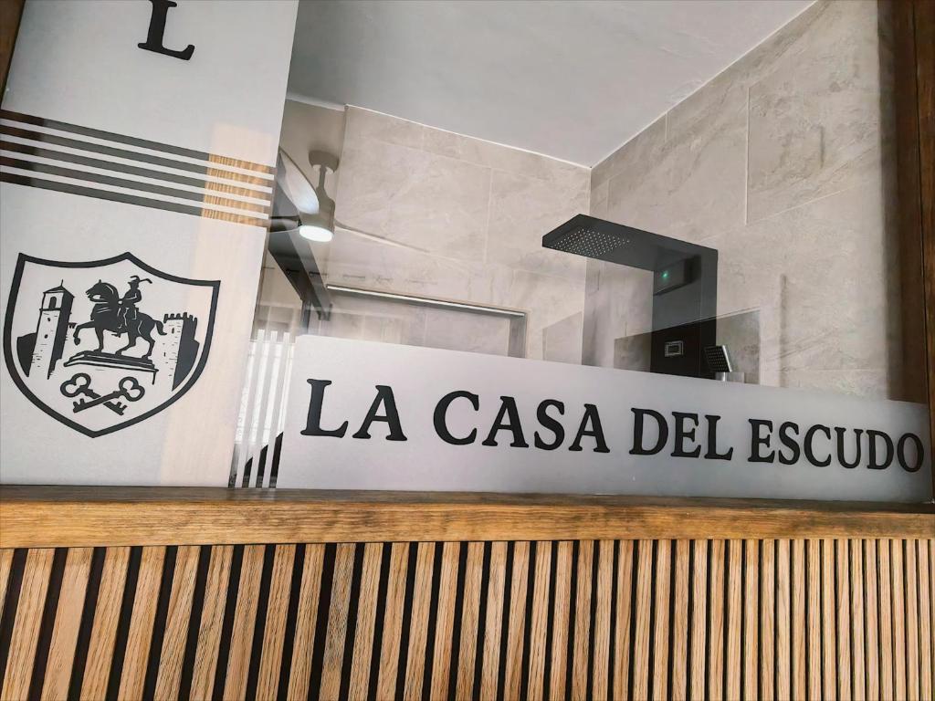 Сертификат, награда, вывеска или другой документ, выставленный в Hostal La Casa Del Escudo