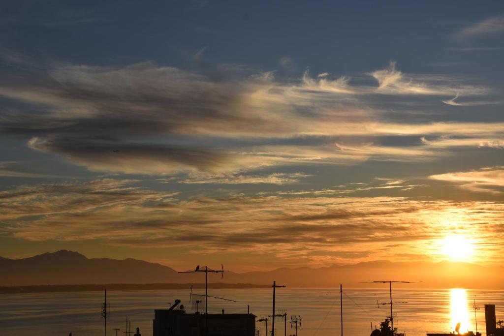 Lux, Seaview, Parking, TheAretsouPlace - Panorama, 1G WiFi, Netflix, Cosmote TV