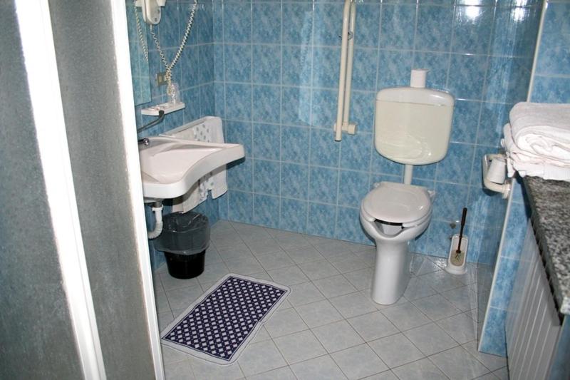 Koupelna v ubytování Hotel Beau Sejour