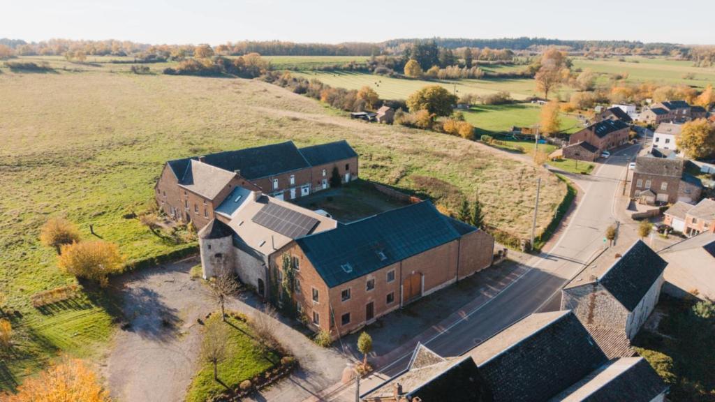 La Vieille Tour Hotton - Housity