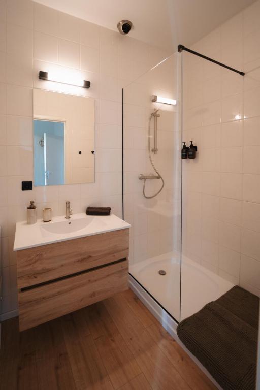 La Vieille Tour Hotton - Camera Tripla Con Bagno Privato