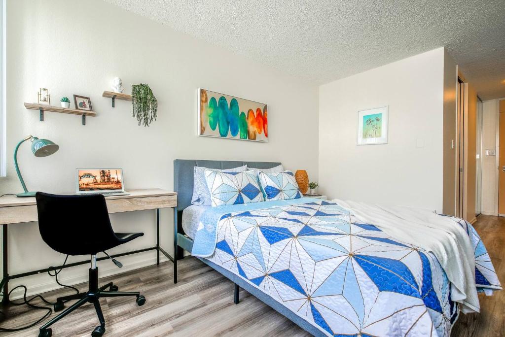 Curated visual reference: Visual Reference: Oceanview Penthouse Luxury Stay Steps To The Beach Los Angeles