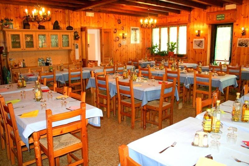 Restaurace v ubytování Hotel Beau Sejour
