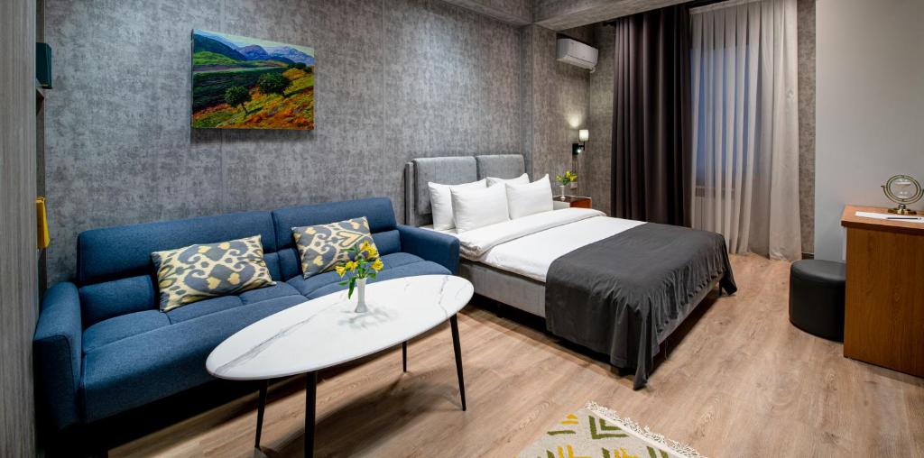 City Deluxe Apartments & Hotel در تاشکند