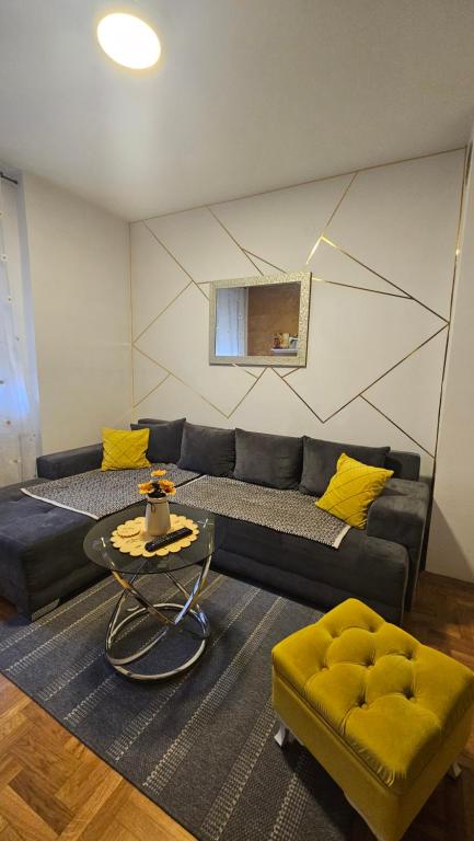 Χώρος καθιστικού στο APARTMAN SUNFLOWER