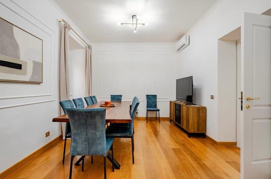 TV a/nebo společenská místnost v ubytování Casilina Luxury Apartment