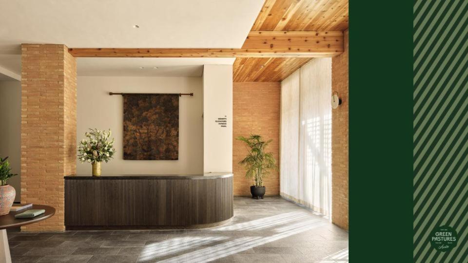 The Inn at Green Pastures - Housity