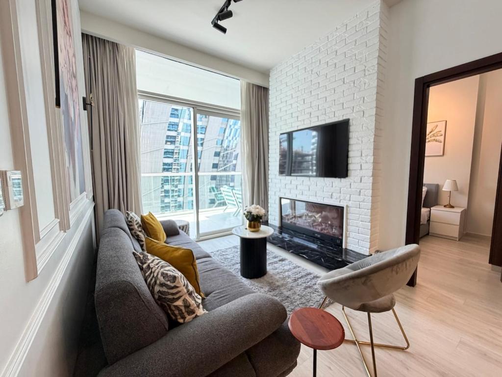 Picture Idea: Luxury 2Br Downtown Apartment Canal City Views Dubai Updated