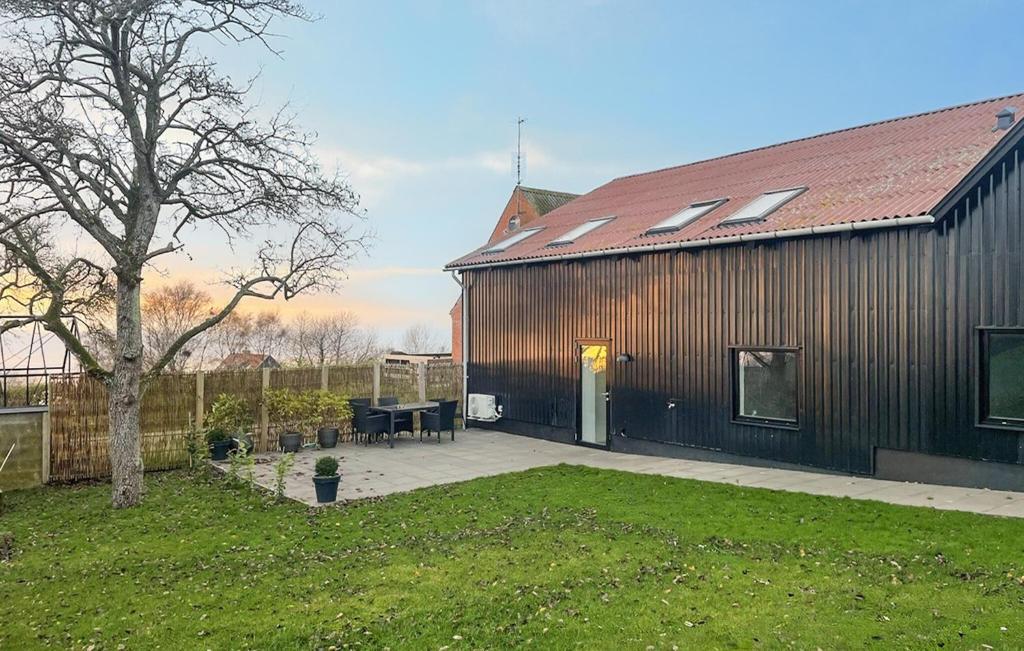 Vườn quanh 5 Bedroom Beautiful Apartment In Hasle