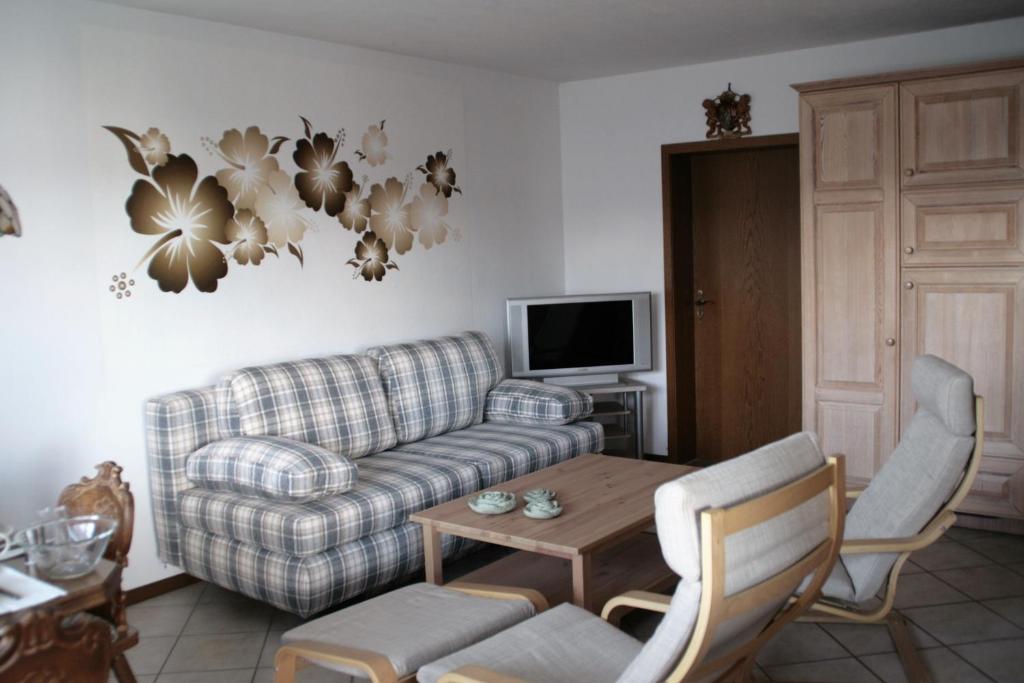 TV a/nebo společenská místnost v ubytování Ferienwohnung Jauß