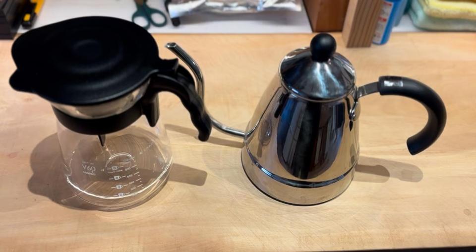 Příslušenství pro přípravu čaje a kávy v ubytování つなぎ