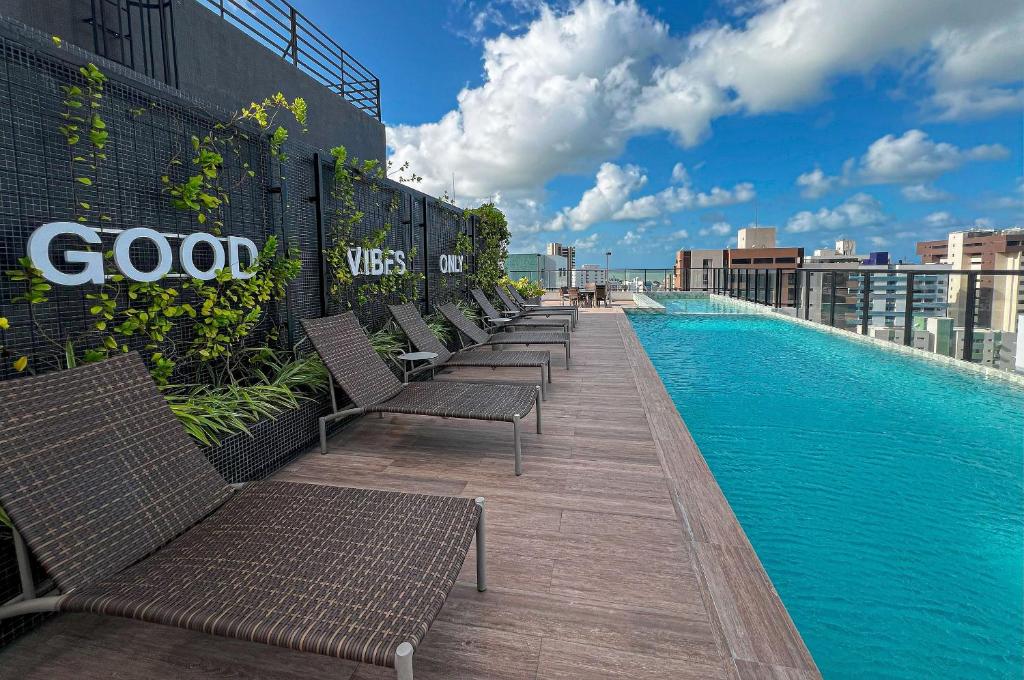 Πισίνα στο ή κοντά στο Move Tambaú Studio Rooftop Piscina Prox Praia