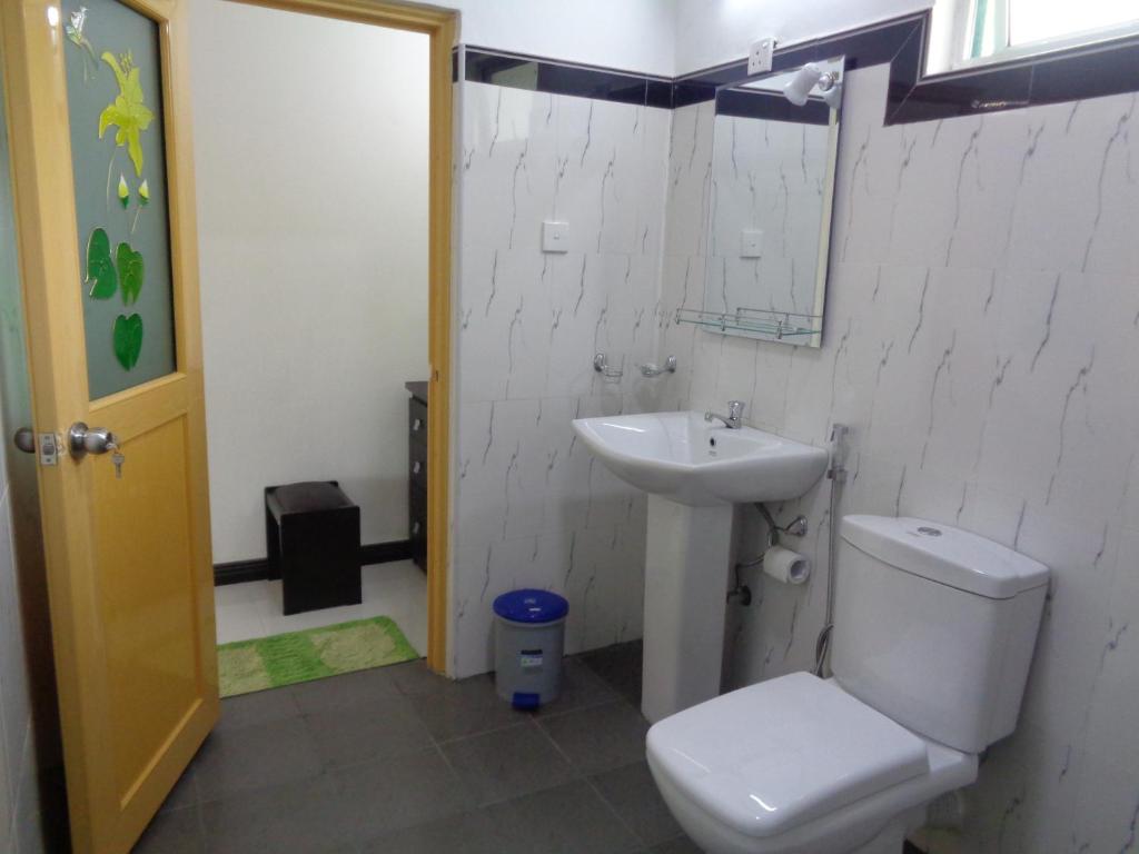 Man Guest Polonnaruwa - 9