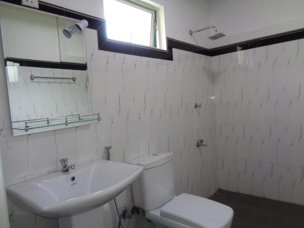 Man Guest Polonnaruwa - 8