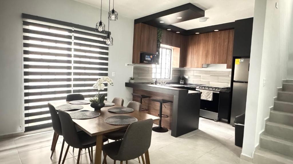 Η κουζίνα ή μικρή κουζίνα στο Casa La Amistad Comoda Casa con 3 Habitaciones