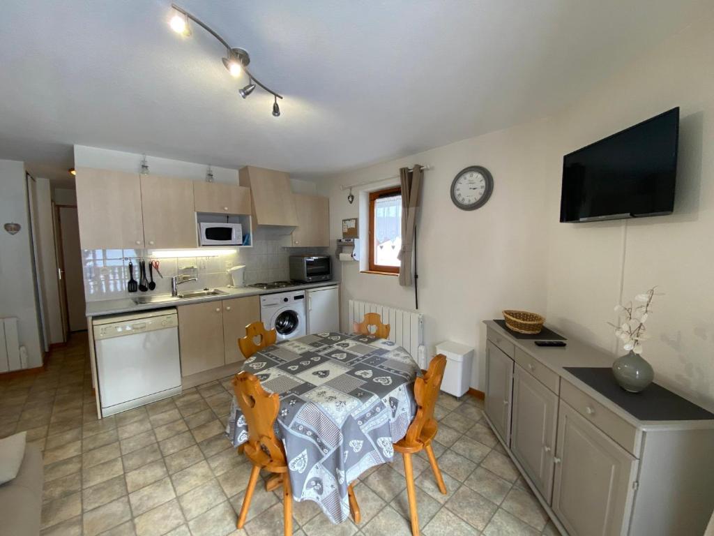 Appartement calme, proche centre-ville, avec balcon et garage à Châtel