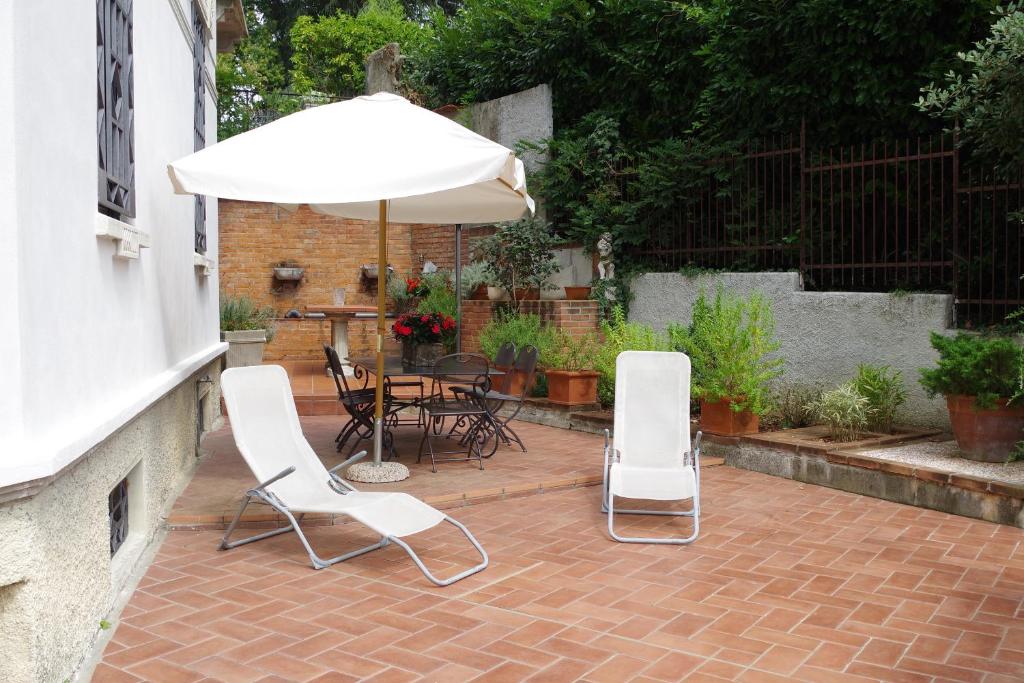 A garden outside Villa Puccini