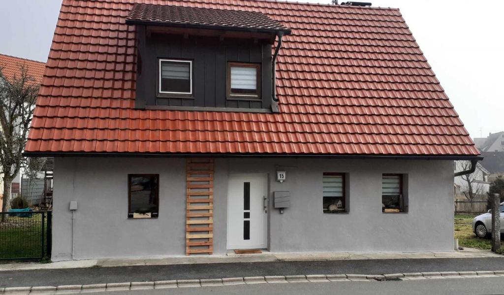 Το κτήριο όπου στεγάζεται  η παραθεριστική κατοικία