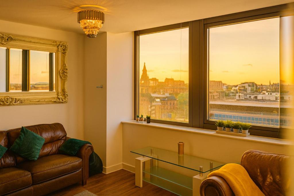 Et opholdsområde på Sidemersey Livings - 2 Bedroom Central Apartment with views