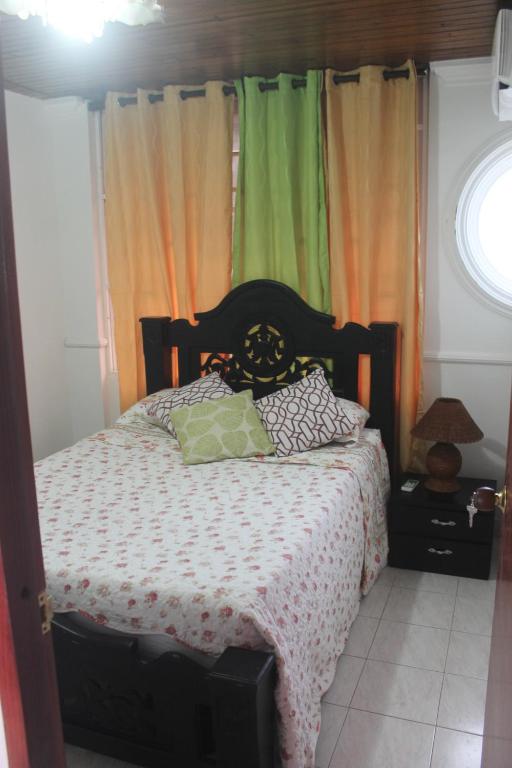 Cama ou camas em um quarto em Alojamientos Turísticos Shalain