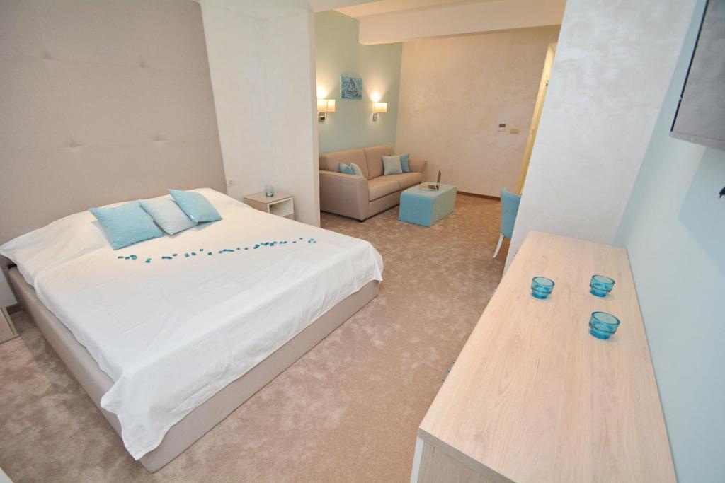 Hotel Hermes Budva - 17