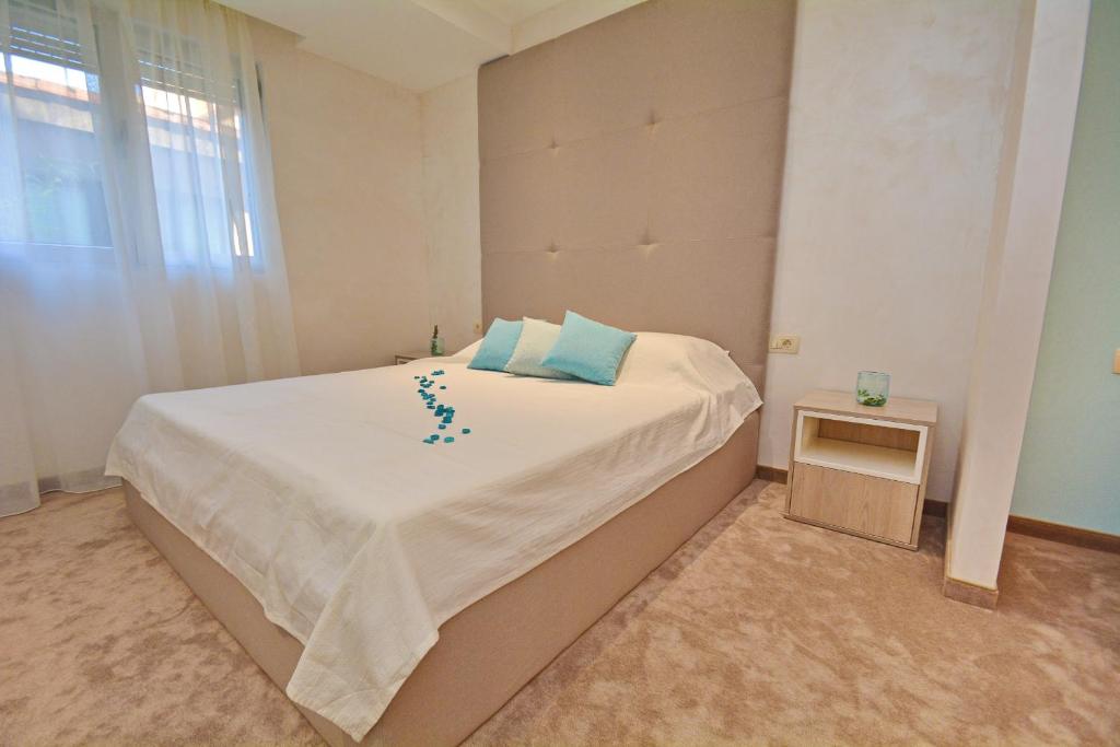 Hotel Hermes Budva - 11