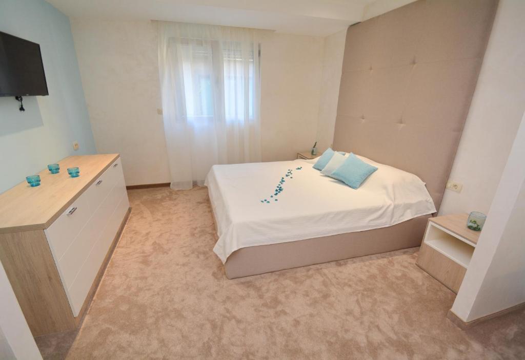 Hotel Hermes Budva - 18