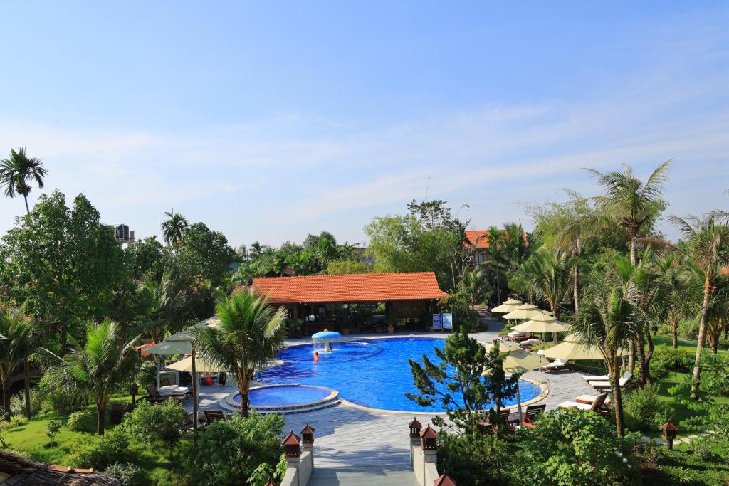 Πισίνα στο ή κοντά στο Phi Yen Eco Resort Can Tho