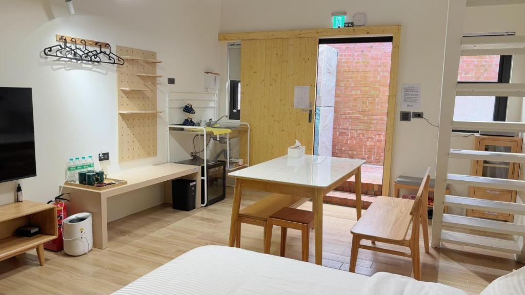 Kuchyň nebo kuchyňský kout v ubytování 鹿厝回家-包棟民宿