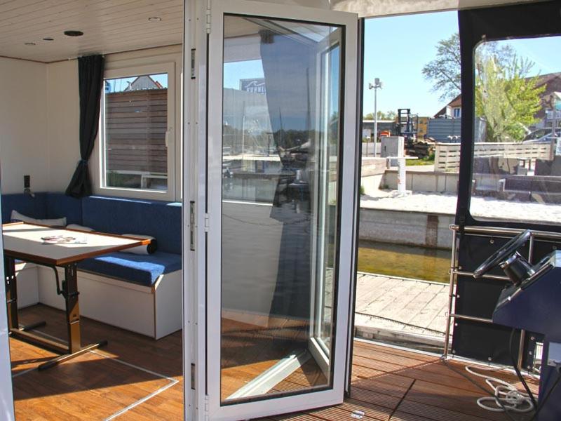 Floating Apartments at Rechlin Marina by Kuhnle-Tours - Stacaravan
