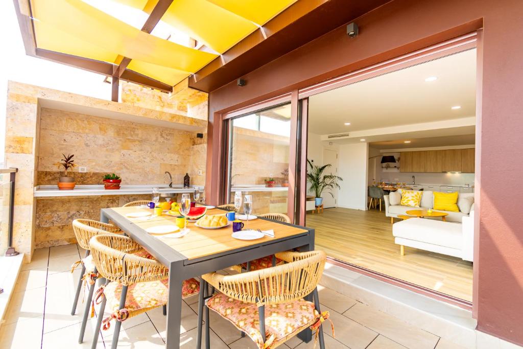 Kuchyň nebo kuchyňský kout v ubytování PREMIUM Magníficas Vistas Panorámicas con Terraza - By Aloha Palma