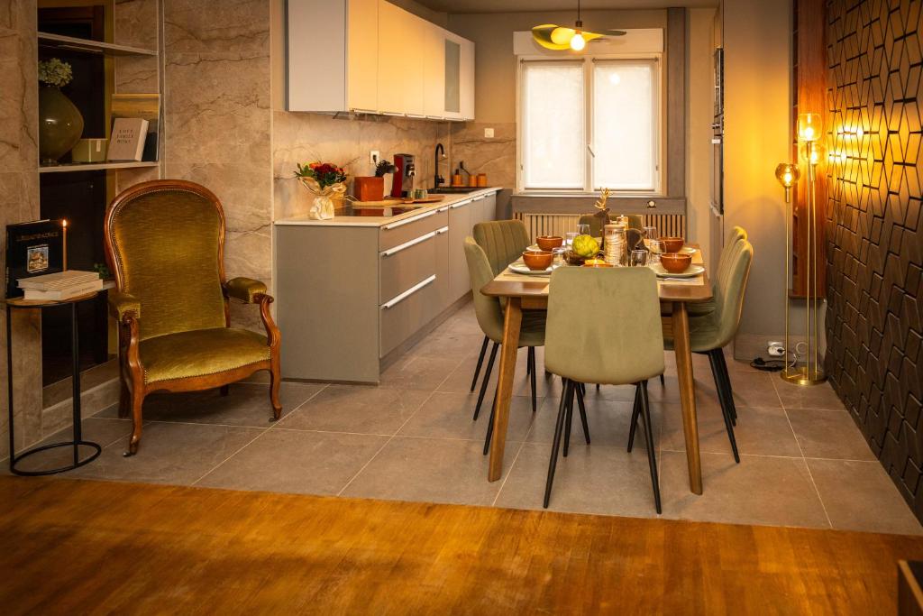 Private "L'Or Tensia" Apartment in Center with Terrace and Free Parking – Foto 17