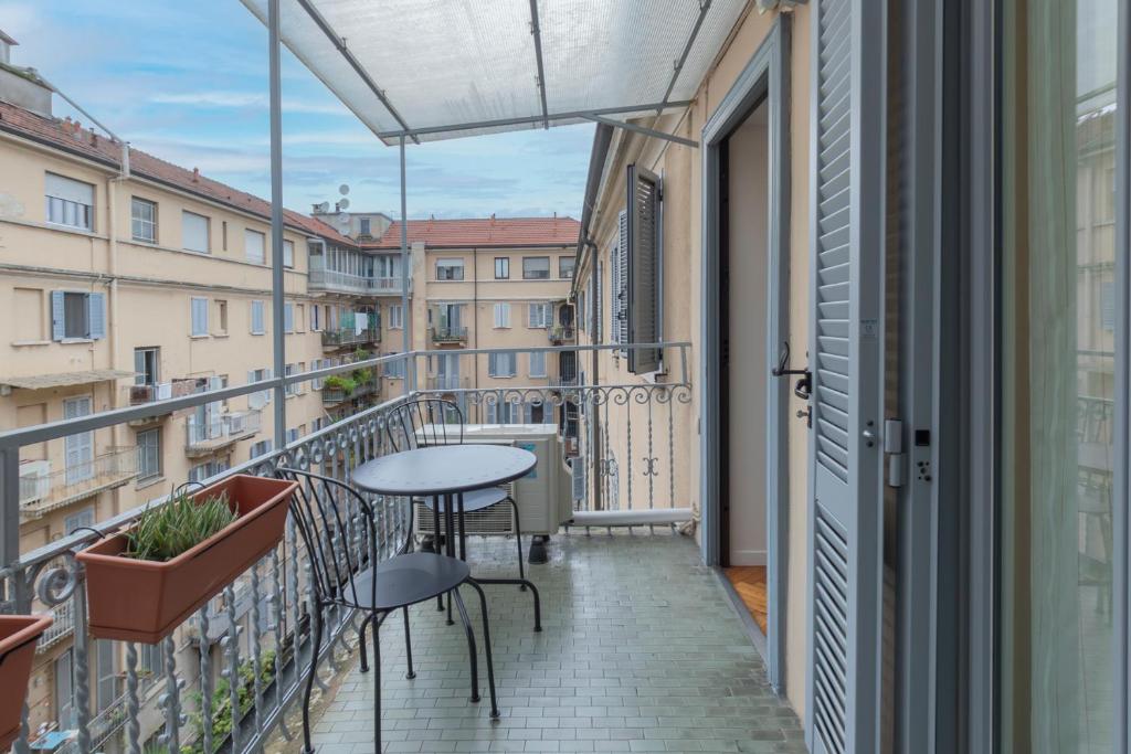 Cozy Vittoria Milan