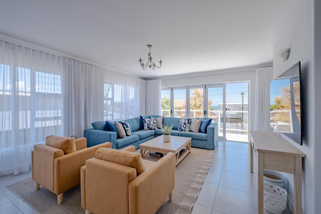 Χώρος καθιστικού στο Serenity on 6th Luxury holiday home