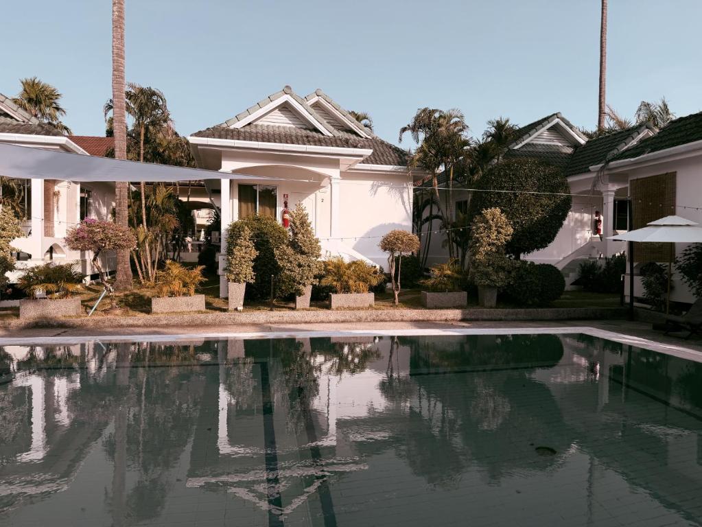 Πισίνα στο ή κοντά στο The Rai Resort Rawai - Pool & Garden