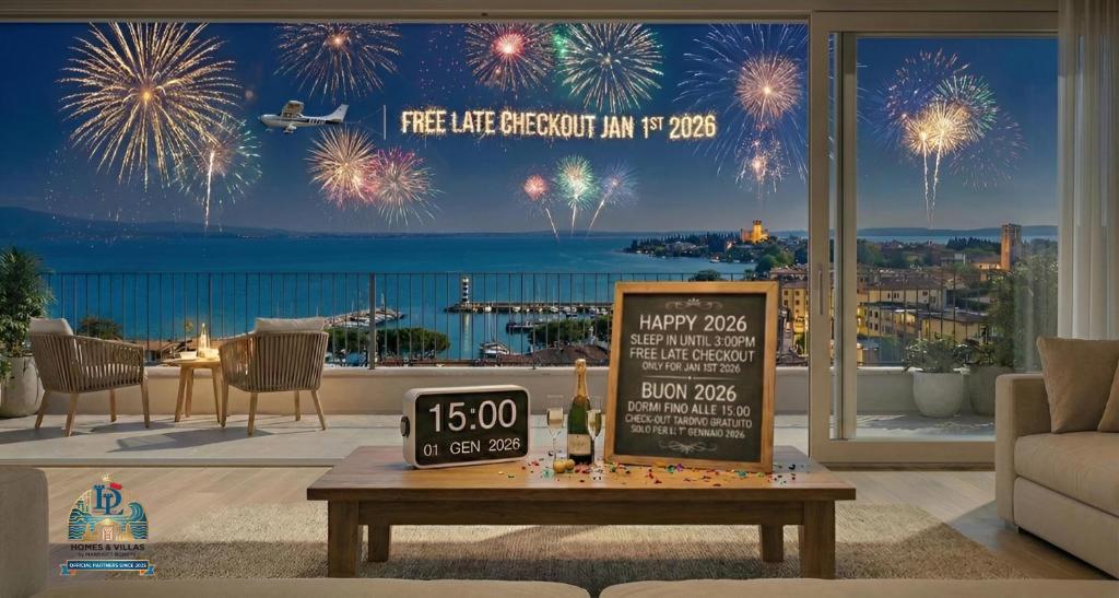 Φωτογραφία από το άλμπουμ του Cocktail Lake Front Family apartment DesenzanoLoft Official Partner Homes & Villas by Marriott Bonvoy στο Ντεζεντσάνο ντελ Γκάρντα