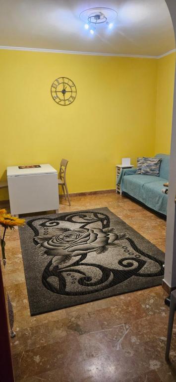 Postel nebo postele na pokoji v ubytování casa vacanze il girasole Sanremo