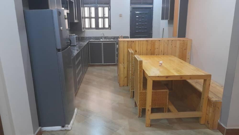 Η κουζίνα ή μικρή κουζίνα στο Rebecca Cottages