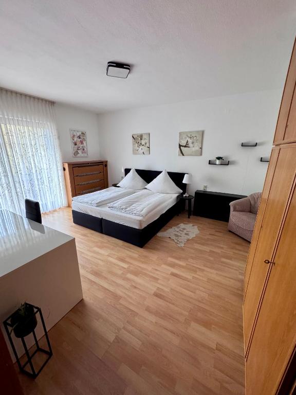 Bed & Breakfast Schäfer - Double Room With Balcony
