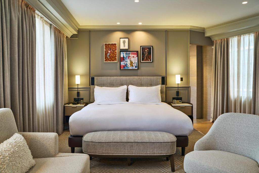 Radisson Blu Hotel, London Bond Street photo
