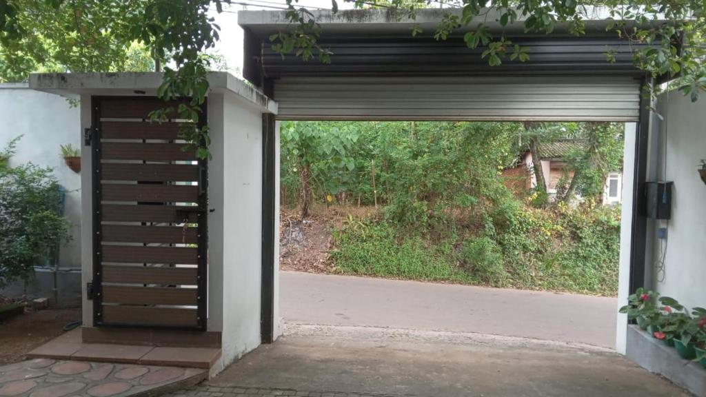 Κήπος έξω από το New Moon