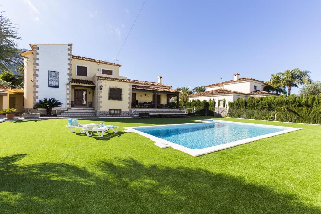 057 Villa Altair