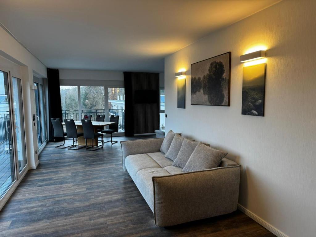 East-Riverside Boardinghouse - Single Room With Bathroom