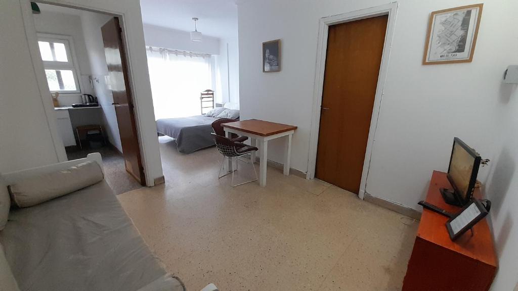 TV a/nebo společenská místnost v ubytování Tu dpto en Mardel